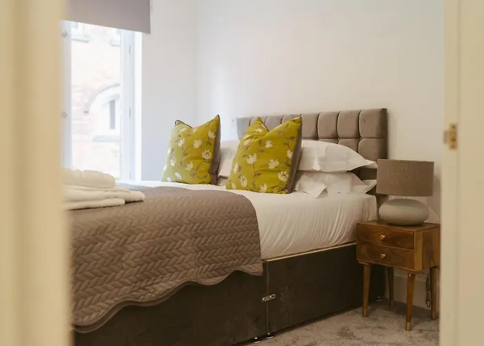 1 2 Bedrooms, Sleeps X 6 York