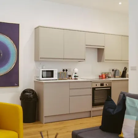 1 2 Bedrooms, Sleeps X 6 * York