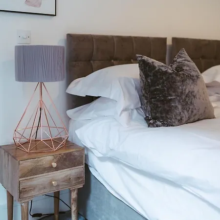 Vakantiehuis 1 2 Bedrooms, Sleeps X 6