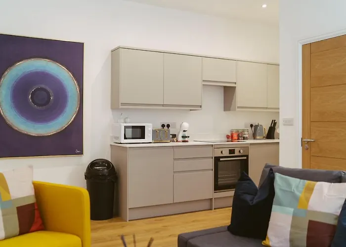 1 2 Bedrooms, Sleeps X 6 * York