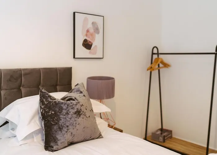 Holiday home 1 2 Bedrooms, Sleeps X 6