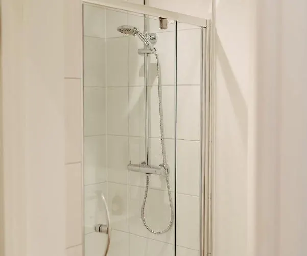 1 2 Bedrooms, Sleeps X 6 Holiday home